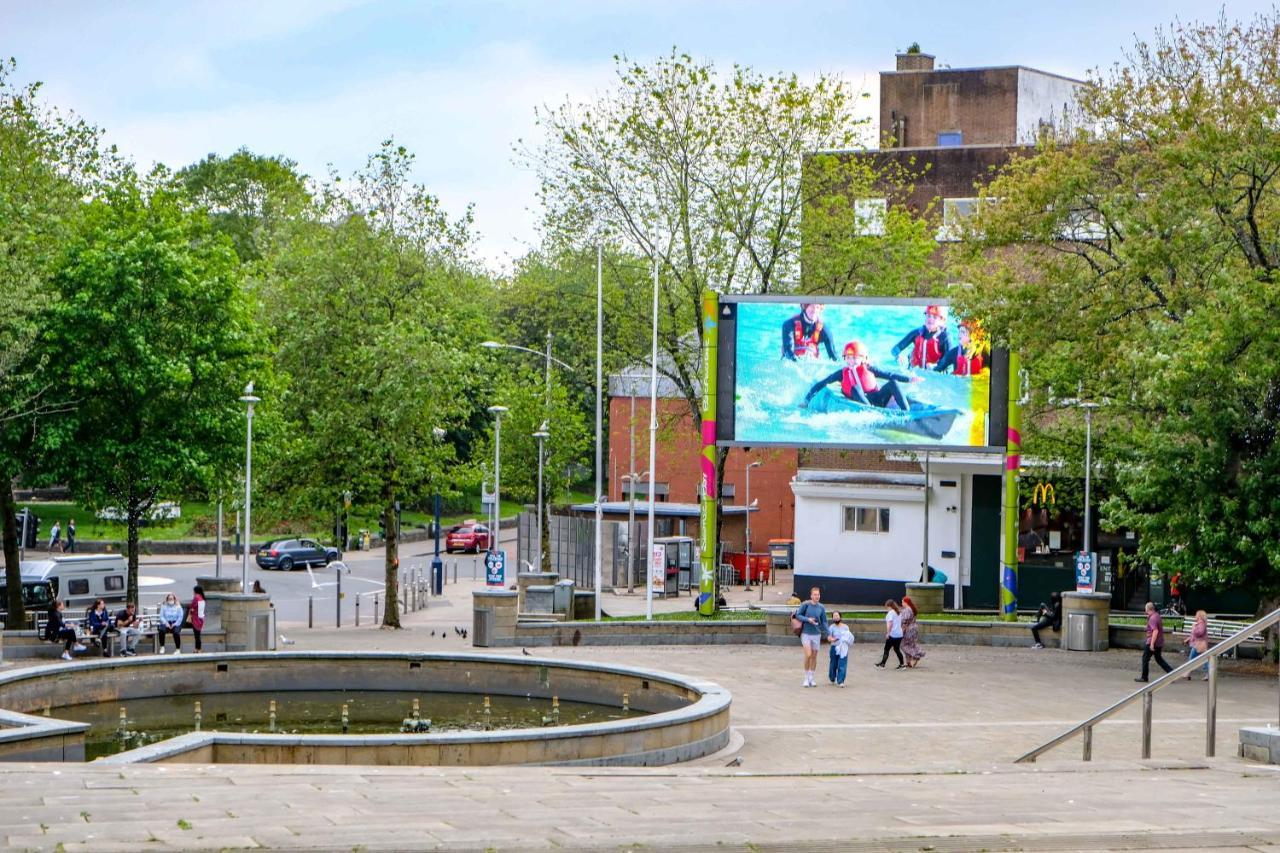 Cwtsh Hostel 斯旺西 外观 照片 The Olympic Park