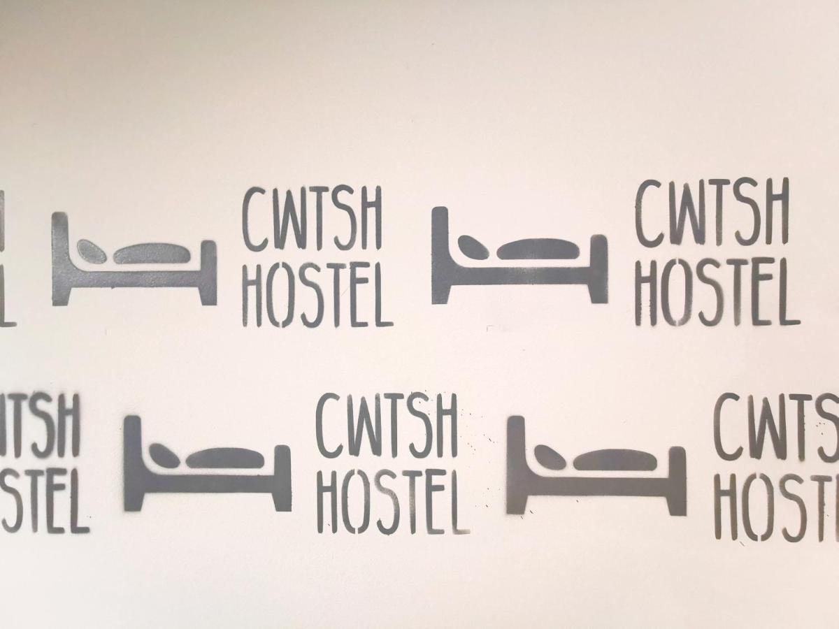 Cwtsh Hostel 斯旺西 外观 照片 CWTSH Hostel Logo